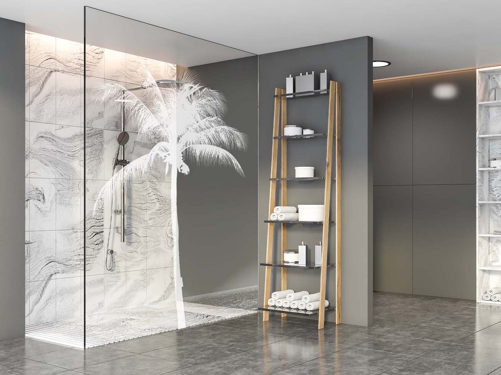 Walk-in-Dusche mit Palmen-Motiv in exklusivem Badezimmer mit weißen Marmorfliesen