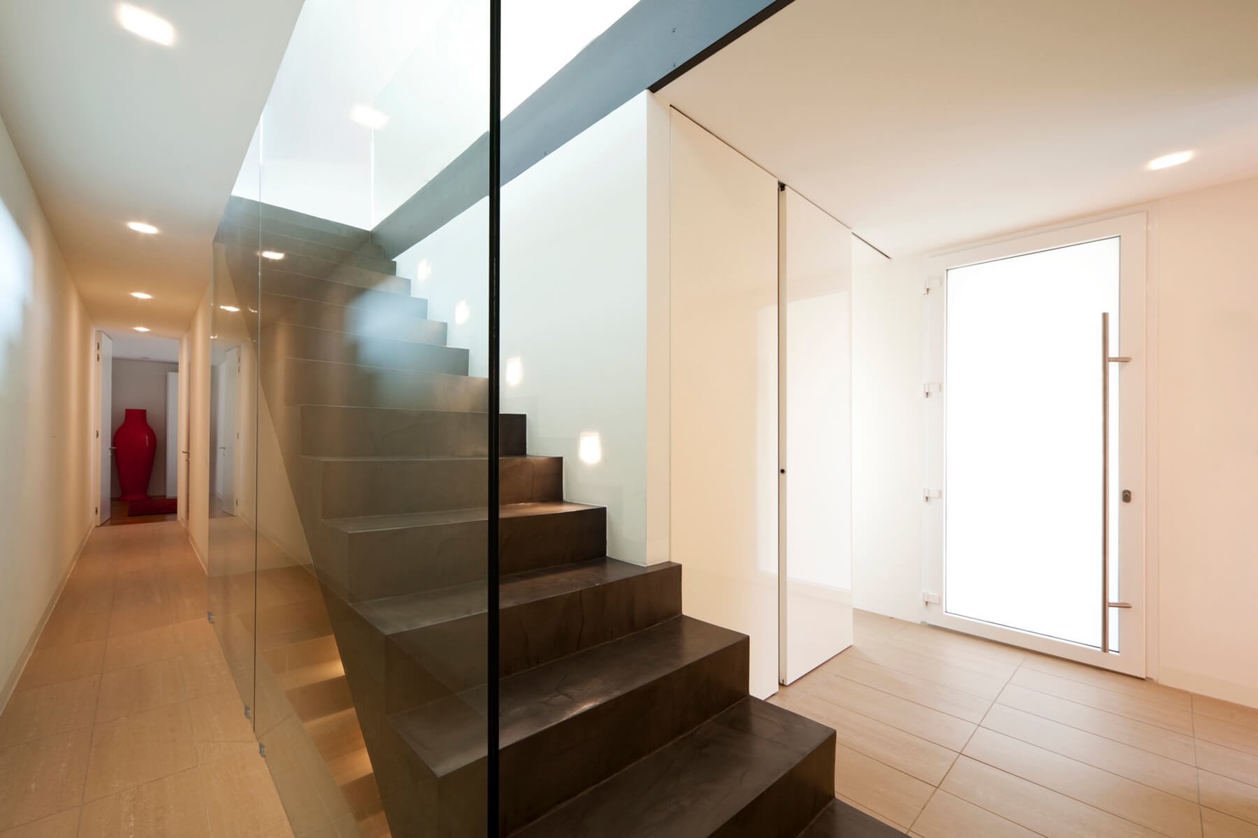 Treppe verglast mit Trennwand