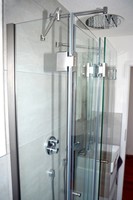 Faltbare Duschkabine mit Glasbeschlägen aus massivem Edelstahl